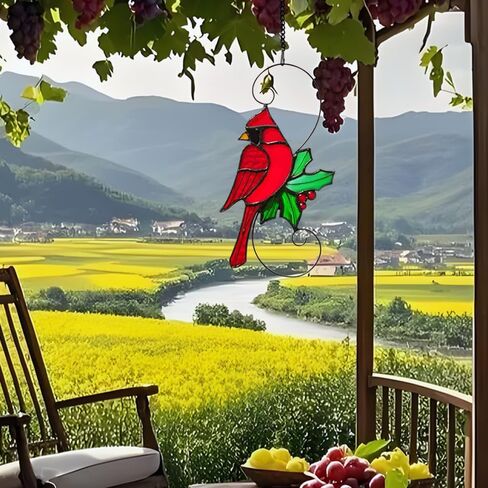 نافذة زجاجية ملونة معلقة، طيور حمراء مصنوعة يدويًا على الفروع، زخارف على نافذة صائد الشمس الكاردينال، كاردينال كهدايا تذكارية للنساء والأحباء المفقودين in Kuwait