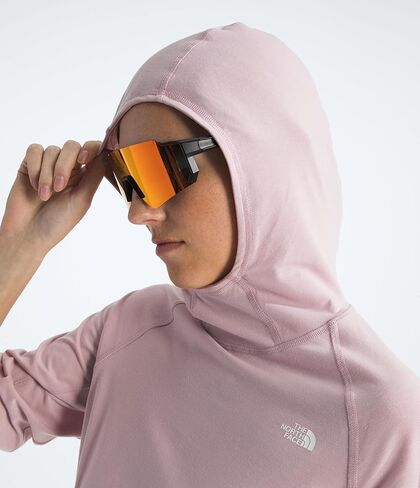 سترة بقلنسوة للمغامرة الشمسية من THE NORTH FACE (مقاس قياسي وحجم كبير)، بنفسجي بصري، صغير in Kuwait