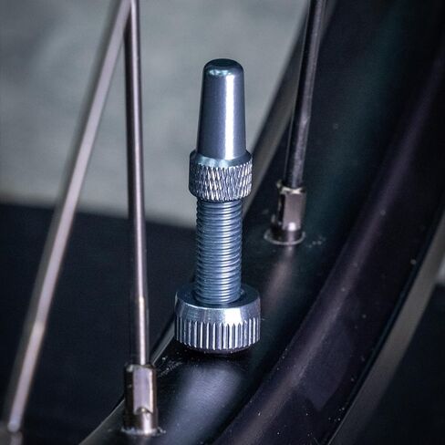 مجموعة صمامات بدون أنبوب Muc-Off V2 باللون الأسود، 80 ملم، زوج in Kuwait