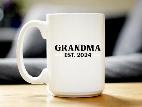 Grandma Est 2024 - كوب قهوة الجدة الجديد هدية للأجداد لأول مرة - كوب سيراميك أبيض كبير سعة 15 أونصة in Kuwait