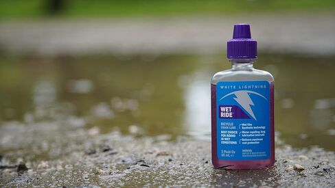 White Lightning Wet Ride Extreme Conditions Heavy Bicycle Chain Lube, 8-Ounce Drip Squeeze Bottle in Kuwait