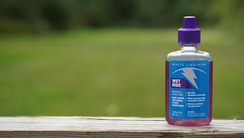 White Lightning Wet Ride Extreme Conditions Heavy Bicycle Chain Lube, 8-Ounce Drip Squeeze Bottle in Kuwait