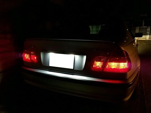 مجموعة إضاءة لوحة ترخيص LED كاملة 3 وات من iJDMTOY OEM-Fit متوافقة مع سلسلة 1995-01 BMW E38 7، مدعومة بـ 18-SMD Xenon White LED وخالية من الأخطاء في Can-bus in Kuwait