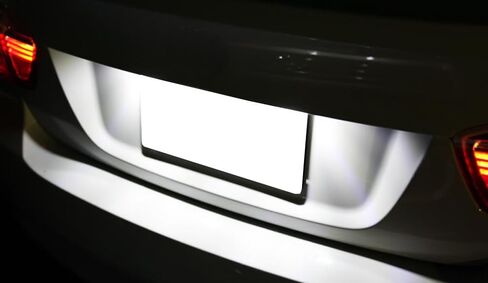 مجموعة إضاءة لوحة ترخيص LED كاملة 3 وات من iJDMTOY OEM-Fit متوافقة مع سلسلة 1995-01 BMW E38 7، مدعومة بـ 18-SMD Xenon White LED وخالية من الأخطاء في Can-bus in Kuwait