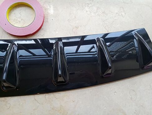 موزع شفة المصد الخلفي العالمي، 6 بوصة، نمط 7 زعانف القرش، أسود لامع in Kuwait