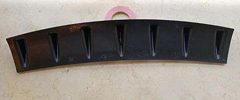 موزع شفة المصد الخلفي العالمي، 6 بوصة، نمط 7 زعانف القرش، أسود لامع in Kuwait