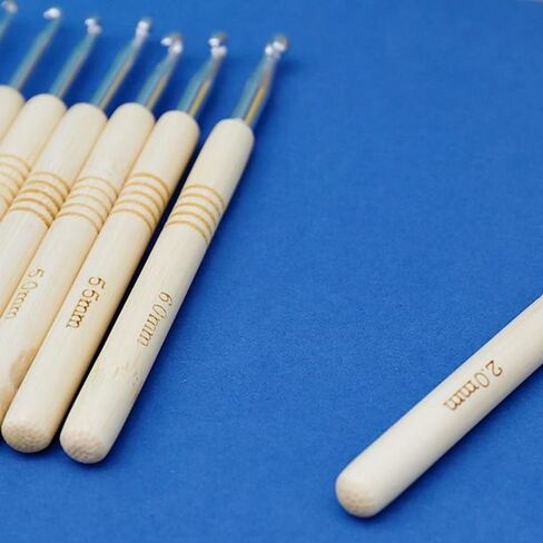 Crochet Hook, 9 PCS Wooden Hand Shank Aluminum Crochet Hooks Set for Yarn Craft Sewing Crochet Needles, Knitting Tool 2.0mm/2.5mm/3.0mm/3.5mm/4.0mm/4.5mm/5.0mm/5.5mm/6.0mm Crochet Needle for Knitter in Saudi Arabia
