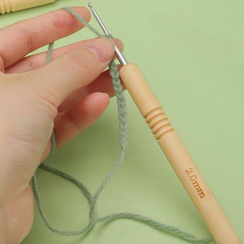 Crochet Hook, 9 PCS Wooden Hand Shank Aluminum Crochet Hooks Set for Yarn Craft Sewing Crochet Needles, Knitting Tool 2.0mm/2.5mm/3.0mm/3.5mm/4.0mm/4.5mm/5.0mm/5.5mm/6.0mm Crochet Needle for Knitter in Saudi Arabia