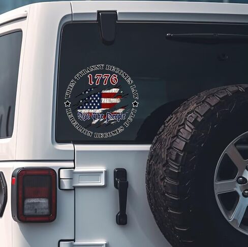 ملصقات JLHAPPY1983-We The People 1776 المتعثرة بعلم الولايات المتحدة الأمريكية - ملصق من الفينيل الوطني لنافذة السيارات والشاحنات وسيارات الدفع الرباعي - للاستخدام الداخلي والخارجي - مقاوم للماء in Saudi Arabia
