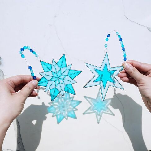 Winlyn 24 مجموعات عيد الميلاد ندفة الثلج Suncatchers الحلي الزينة DIY نافذة الطلاء الفن Suncatchers الشتاء الحرف اللوحة مجموعات للأطفال الفصول الدراسية الأنشطة الفنية مشروع حزب تفضل in Saudi Arabia