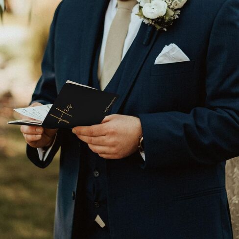 كتب نذر أنيقة مع حروف من رقائق الذهب لحفل الزفاف الخاص بك - كتب نذور بحجم مثالي له ولها مع الكثير من الصفحات لكتابة كل ما في قلبك - إضافة جميلة ليوم الزفاف in Kuwait