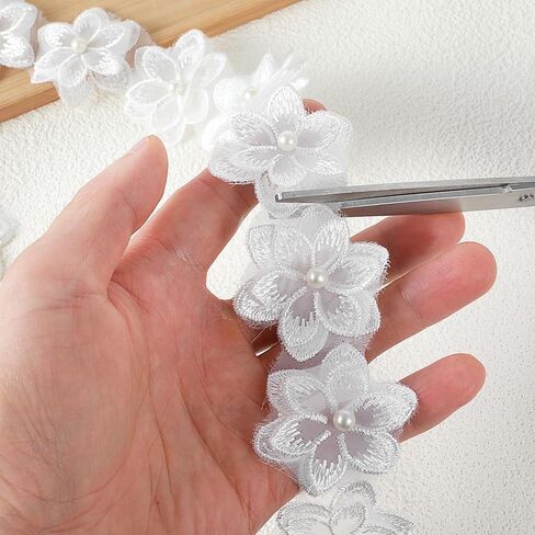 2 ياردة الدانتيل الأبيض اللؤلؤ الشريط الأبيض زهرة الدانتيل اللؤلؤ تقليم المطرزة الخياطة زين 3D الزهور خياطة على بقع النسيج زين خليط DIY بها بنفسك الخياطة الحرف فستان الزفاف ديكور المنزل in Kuwait