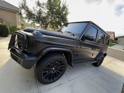 قطعتان من لوحات الجري لبنز W464 G-Class W463 G63 G350 G500 2019-2025 مجموعة كاملة من الخطوات الجانبية للسيارة Nerf Bar لوحة سوداء مطورة جديدة مع جزيئات مضادة للانزلاق (للمركبات المخصصة فقط) in Saudi Arabia