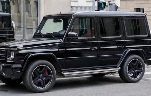 قطعتان من لوحات الجري لبنز G-Class W464 G63 G350 G500 2019-2025 مجموعة كاملة من الخطوات الجانبية للسيارة Nerf Bar لوحة سوداء مطورة جديدة مع جزيئات مضادة للانزلاق باللونين الأبيض والأسود (للمركبات المخصصة فقط) in Saudi Arabia