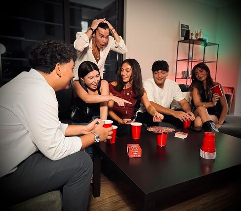 Tipsy Towers™ - لعبة بطاقات للبالغين - لعبة جماعية - لعبة ما قبل اللعبة المفضلة - لعبة الليل المفضلة - متعة سريعة الوتيرة - 3-8 لاعبين - 30 دقيقة in Saudi Arabia