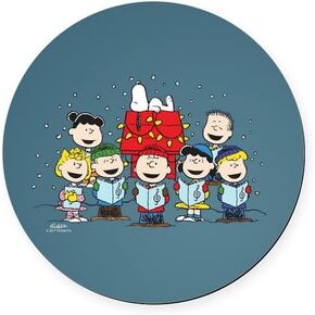 CafePress Peanuts Gang Christmas 5.5 بوصة شاشة عرض مغناطيسية مستديرة للسيارة in Kuwait