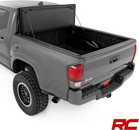 غطاء سرير شاحنة قابل للطي من Rough Country، أغطية تونيو للشاحنة الصلبة لسيارة Toyota Tacoma (2016-2023) - غطاء سرير Toyota Tacoma مقاس 5 بوصات، غطاء سرير Tacoma - 49420500 in Saudi Arabia
