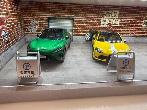 1/43 Diorama Car Garage Model,for 1/43 die-cast Model Car Display,City Car Parking Lot Scene Display Model,with LED Light and Acrylic Cover (MJ-09) in Saudi Arabia