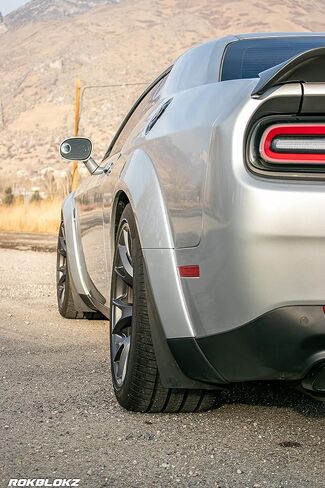RokBlokz Splash Guards لـ 2018-2021 دودج تشالنجر وايد بودي - مجموعة من 4 واقيات سبلاش للأمام والخلف - ألوان متعددة متاحة للتخصيص (واقي سبلاش، أحمر مع نقش) in Kuwait