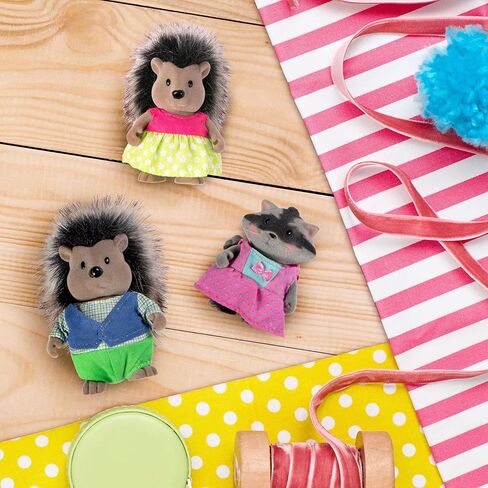 Li'l Woodzeez – McBristly Porcupine Family Set with Storybook, 5 Pieces Miniature Animal Figurines, Family Toys and Pretend Play, Collectible Figures for Imaginative Storytelling, 3+ Years in Saudi Arabia