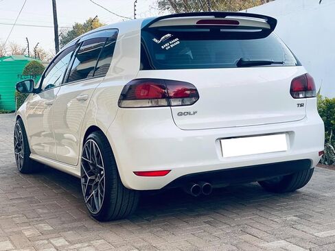 iJDMTOY OE-Spec استبدال عاكس المصد الخلفي للعدسة الحمراء متوافق مع Volkswagen 2009-2013 Golf VI TSI TDI Hatchback، مجموعة OE-Spec LH RH in Kuwait