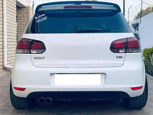 iJDMTOY OE-Spec استبدال عاكس المصد الخلفي للعدسة الحمراء متوافق مع Volkswagen 2009-2013 Golf VI TSI TDI Hatchback، مجموعة OE-Spec LH RH in Kuwait