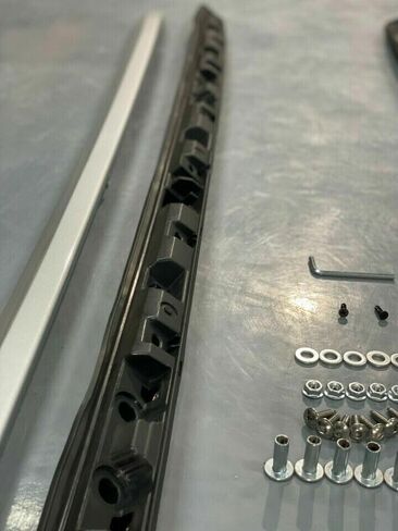 【مخزون الولايات المتحدة】 4 قطع من العارضة لحامل السقف تناسب Acura MDX 2014 2015 2016 2017 2019 2019 2020 2021 حامل السكك الحديدية الجانبية للسقف والقضبان المتقاطعة للبضائع، وقضبان الرف، وقضبان رف الأمتعة، فضي وأسود in Kuwait