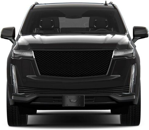 صورة iPick لشعار Cadillac 3D Crest باللون الرمادي الداكن على لوحة ترخيص من الفولاذ المقاوم للصدأ بنمط ألياف الكربون الأسود - مرخصة رسميًا in Saudi Arabia
