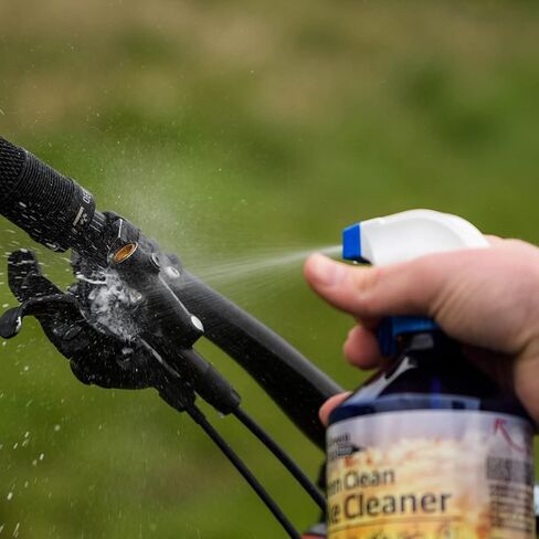 حزمة توفير الزيت الأخضر - تتضمن مزلق سلسلة مبللة 100 مل ومزيل الشحوم 100 مل | زجاجات بلاستيكية قابلة للتحلل، طبيعية، صديقة للبيئة، معاد تدويرها، خالية من زيت النخيل والبترول | المحرز في المملكة المتحدة in Kuwait