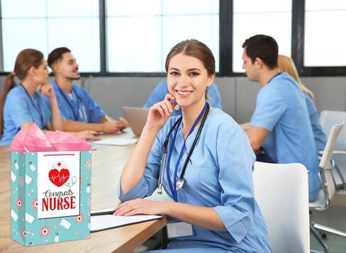أكياس هدايا عيد الأب من PETCEE مع مناديل ورقية، حقيبة ورقية لعيد الأب السعيد مقاس 11.5 بوصة مع بطاقة تهنئة، أكياس ورقية لتغليف عيد الأب للأب والزوج من الابنة والزوجة in Saudi Arabia