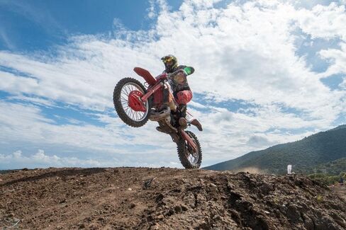 لوحة باش للدراجة الترابية مع واقي الأنابيب متوافق مع KTM EXC-XCW-SX، متوافق مع Husqvarna TE-TX-TC-TE، متوافق مع نماذج GasGas EC-MC 2024-2025 TBI in Saudi Arabia