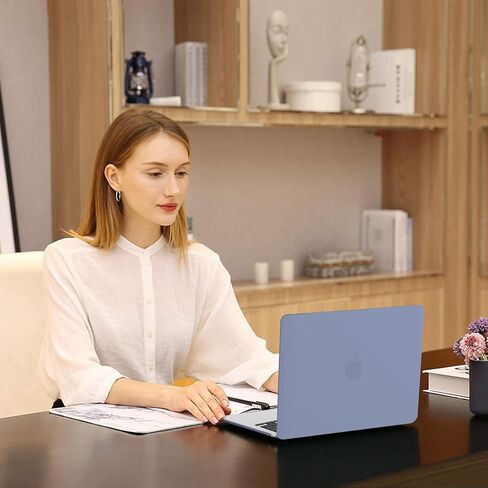 حافظة MOSISO متوافقة مع جهاز MacBook Air 13.6 بوصة إصدار 2022 A2681 M2، حقيبة كم رأسية من البوليستر وحافظة صلبة من البلاستيك وغطاء لوحة مفاتيح وواقي شاشة ومحول من النوع C قطعتان، رمادي لافندر in Saudi Arabia