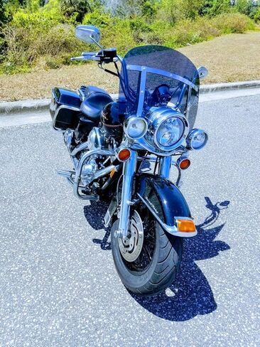 زجاج أمامي بديل داكن اللون مقاس 12 بوصة متوافق مع Harley Davidson Road King مع حامل 9 فتحات 5/2/2 18% نقل الضوء in Saudi Arabia