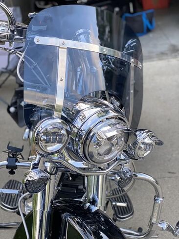 زجاج أمامي بديل داكن اللون مقاس 12 بوصة متوافق مع Harley Davidson Road King مع حامل 9 فتحات 5/2/2 18% نقل الضوء in Saudi Arabia