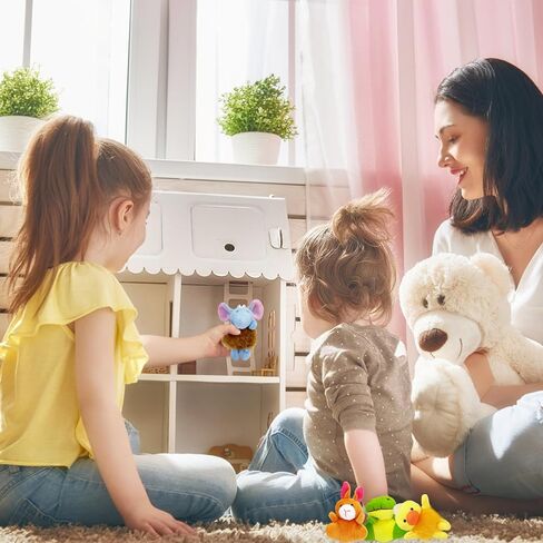 30 حزمة من ألعاب الحيوانات القطيفة لعيد الحب مع بطاقات هدايا للأطفال، مجموعة سلسلة مفاتيح حيوانات محشوة صغيرة لطيفة لهدايا عيد الحب، هدايا الحفلات in Kuwait