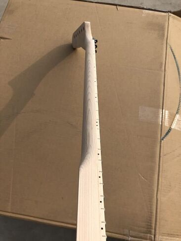 Maple Guitar Neck 24Fret 25.5inch Locking Nut Banana Head Dot Inlay Bolt on DIY guitar necks replacement in Saudi Arabia