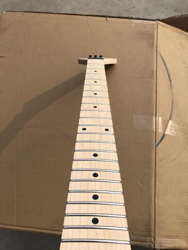 Maple Guitar Neck 24Fret 25.5inch Locking Nut Banana Head Dot Inlay Bolt on DIY guitar necks replacement in Saudi Arabia