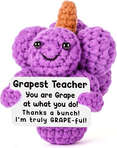 St. Patrick’s Day Shamrock Decor with Card Sign, Handmade Crochet Lucky Clover Desk Ornament for Office Home, Cute Irish Gift Women Teens Coworkers in Kuwait