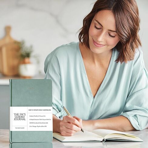 مجلة صباح ومساء مدتها 10 دقائق - دفتر ملاحظات موجه صباحًا ومساءً قابل للعكس لليقظة والتركيز والاتساق - مجلة يومية غير مؤرخة من جلد نباتي أسود | مجلة 5W الموجهة من The Inner Foundry in Kuwait