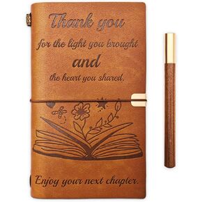 مجلة جلدية منقوشة من TRILVIX مع قلم - هدية تقاعد للمرأة، هدايا تقاعد للرجال، مجلة تقاعد لزملاء العمل والرؤساء والمعلمين وهدايا ترك زملاء العمل والذهاب بعيدًا وهدية الوداع in Kuwait