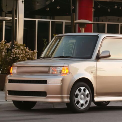 ممتص الصدمات الأمامي للشفاه متوافق مع 2003-2007 Scion XB، H Style أسود من البولي يوريثان ممتص الصدمات الأمامي للشفاه بوديكيت موزع ناشر هواء سد الذقن من IKON MOTORSPORTS، 2004 2005 2006 in Saudi Arabia