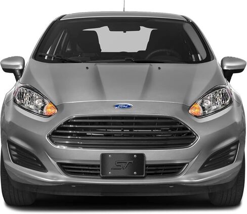 صورة iPick لشعار Ford Focus ST ثلاثي الأبعاد باللون الرمادي الداكن على لوحة ترخيص من الفولاذ المقاوم للصدأ بنمط ألياف الكربون الأسود - مرخصة رسميًا in Kuwait