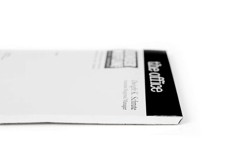 JUST FUNKY The Office "Dear Future Dwight" - مفكرة مبتكرة مقاس 5 × 8 بوصة، 50 ورقة - تشبه مذكرات Dwight K. Schrute الفارغة من شركة Dunder Mifflin Paper، جهاز لوحي مضحك للعمل والمنزل والمدرسة in Saudi Arabia
