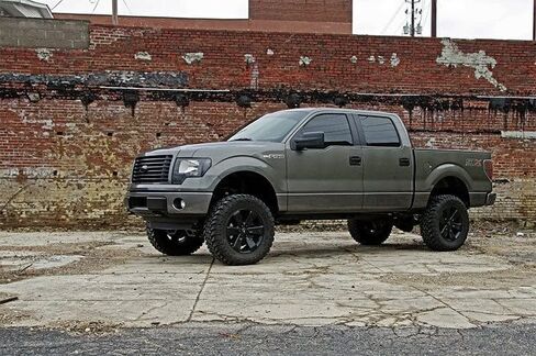 Rough Country 6" Suspension Lift Kit for 2011-2014 Ford F-150 4WD - 57530 in Kuwait