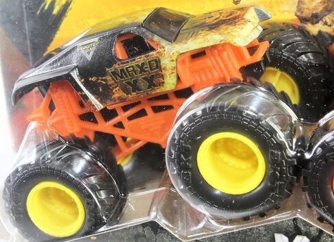 شاحنة مونستر جام الرسمية بمقياس 1:64، قطعتين من السلسلة 33 Max-D XX vs El Toro Loco in Kuwait