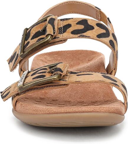 صندل نسائي من VIONIC بكعب Reese Slingback، مصنوع من نسيج صناعي فضي اللون، 7 in Saudi Arabia