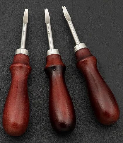 مجموعة أدوات حرفية جلدية مكونة من 4 قطع - تتضمن 3 حواف مشطوفة (1.2 مم، 1.0 مم، 0.8 مم) وسكين قطع واحد in Kuwait