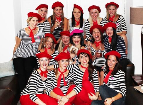 Frenchman Beret with Mustache Set for Women Men Halloween Mime Costume Cosplay French Style Beanie Caps in Kuwait