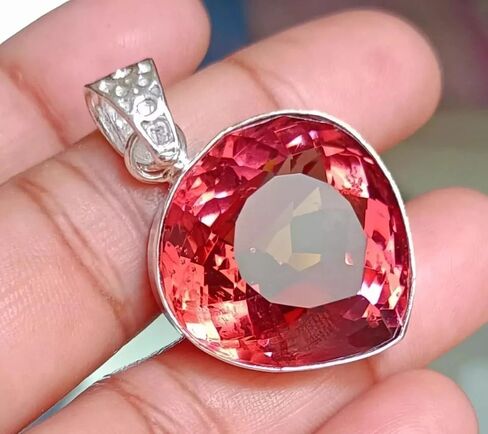 Zultanite Pear 48.00 Ct Color Changing 925 Solid Silver Pendant Gem for jewelry making in Saudi Arabia