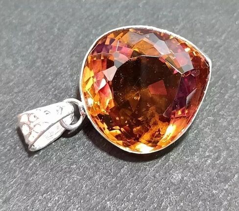 Zultanite Pear 48.00 Ct Color Changing 925 Solid Silver Pendant Gem for jewelry making in Saudi Arabia